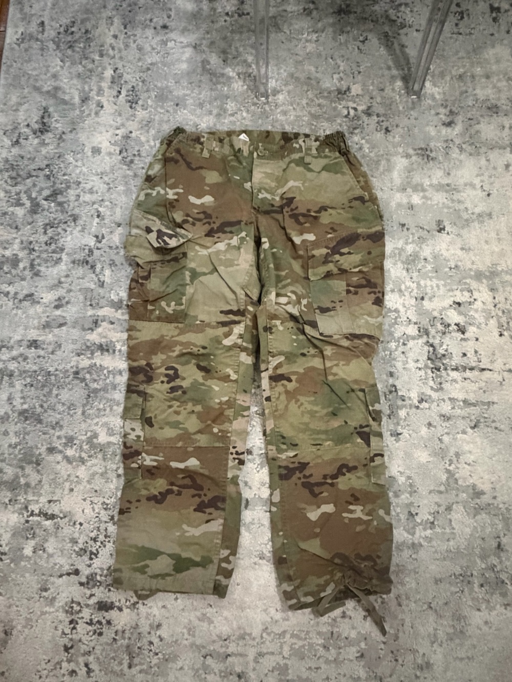 Men’s cargo pants faded